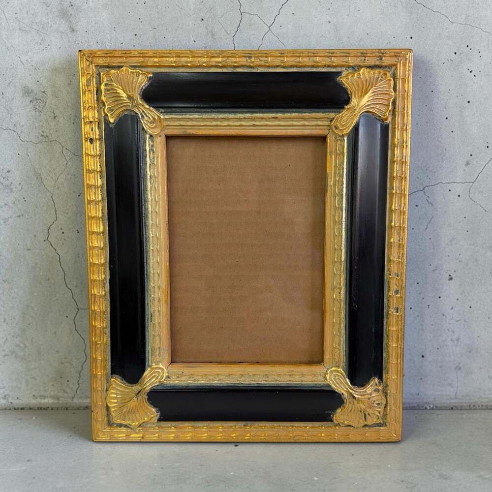 Ornate Victorian Fan/Shell Frame Fits 4.5x6.5” Pictures Wall Free Standing